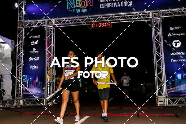 Buy your photos of the eventNeon Night Run 2019 - Brasilia on Fotop