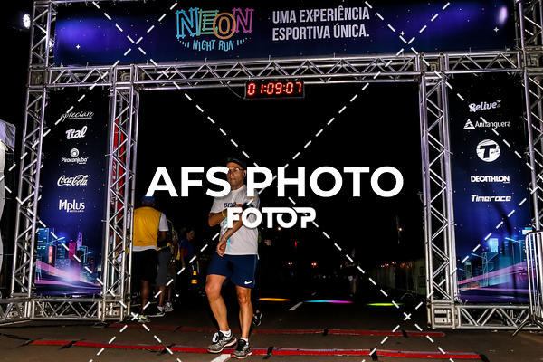 Buy your photos of the eventNeon Night Run 2019 - Brasilia on Fotop