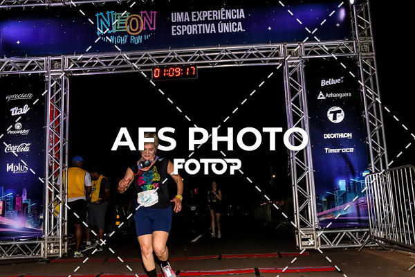 Buy your photos of the eventNeon Night Run 2019 - Brasilia on Fotop
