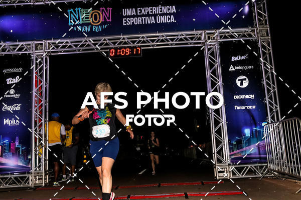 Buy your photos of the eventNeon Night Run 2019 - Brasilia on Fotop