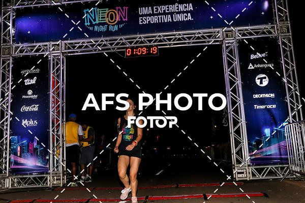 Buy your photos of the eventNeon Night Run 2019 - Brasilia on Fotop