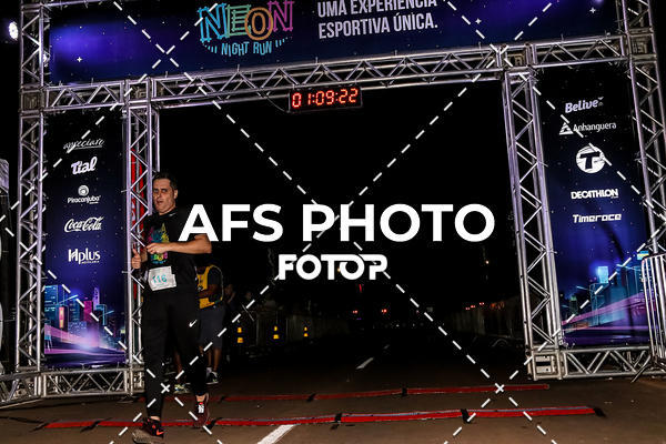 Buy your photos of the eventNeon Night Run 2019 - Brasilia on Fotop