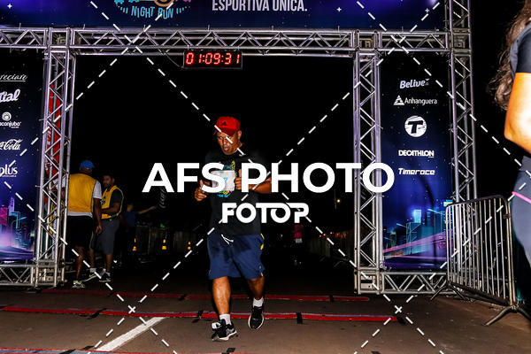 Buy your photos of the eventNeon Night Run 2019 - Brasilia on Fotop