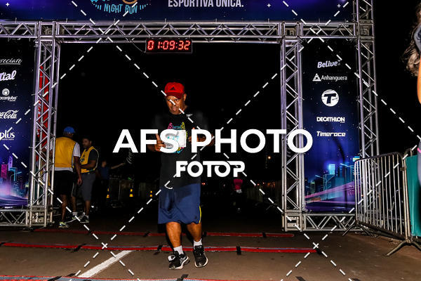 Buy your photos of the eventNeon Night Run 2019 - Brasilia on Fotop