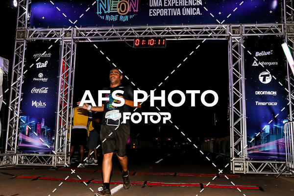 Buy your photos of the eventNeon Night Run 2019 - Brasilia on Fotop