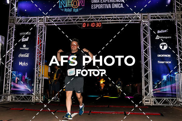 Buy your photos of the eventNeon Night Run 2019 - Brasilia on Fotop