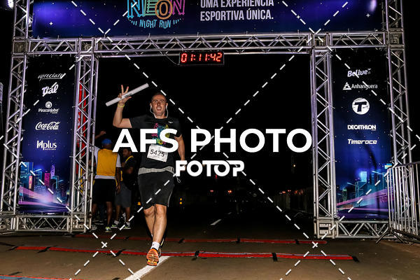 Buy your photos of the eventNeon Night Run 2019 - Brasilia on Fotop