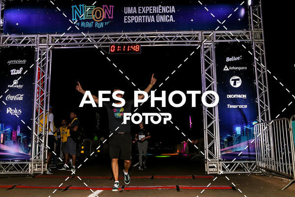 Buy your photos of the eventNeon Night Run 2019 - Brasilia on Fotop