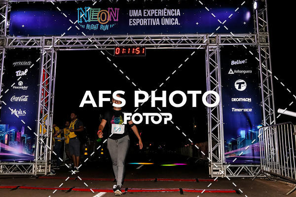 Buy your photos of the eventNeon Night Run 2019 - Brasilia on Fotop