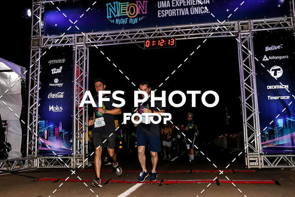 Buy your photos of the eventNeon Night Run 2019 - Brasilia on Fotop