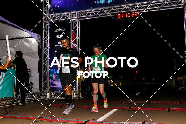 Buy your photos of the eventNeon Night Run 2019 - Brasilia on Fotop