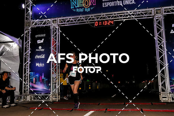 Buy your photos of the eventNeon Night Run 2019 - Brasilia on Fotop