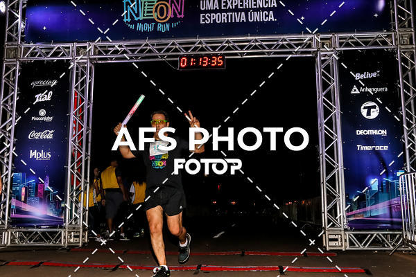 Buy your photos of the eventNeon Night Run 2019 - Brasilia on Fotop