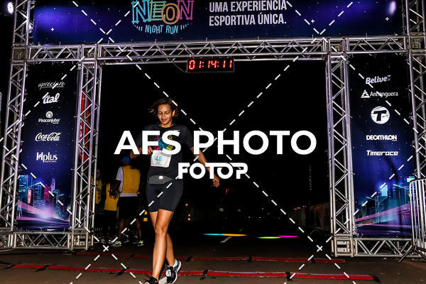 Buy your photos of the eventNeon Night Run 2019 - Brasilia on Fotop