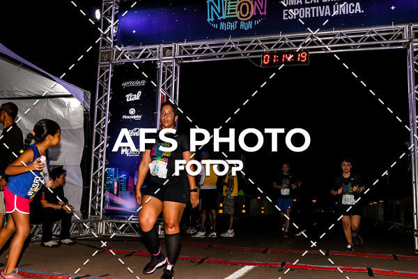 Buy your photos of the eventNeon Night Run 2019 - Brasilia on Fotop