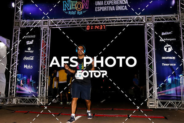 Buy your photos of the eventNeon Night Run 2019 - Brasilia on Fotop