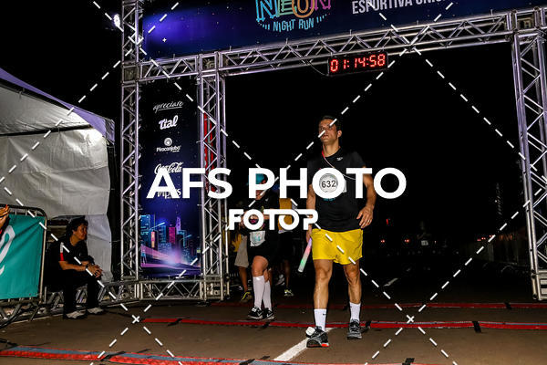 Buy your photos of the eventNeon Night Run 2019 - Brasilia on Fotop