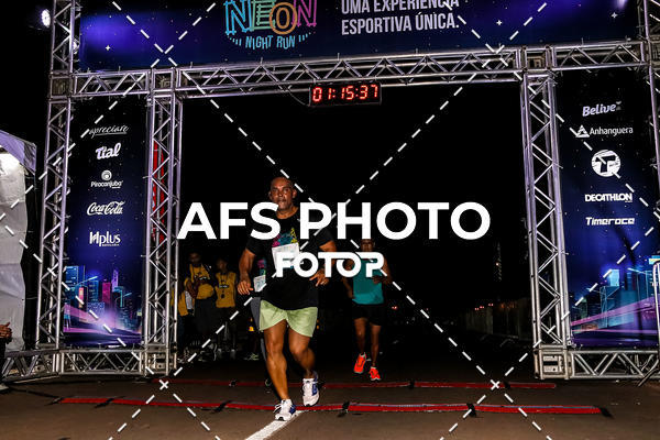 Buy your photos of the eventNeon Night Run 2019 - Brasilia on Fotop