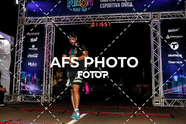 Buy your photos of the eventNeon Night Run 2019 - Brasilia on Fotop