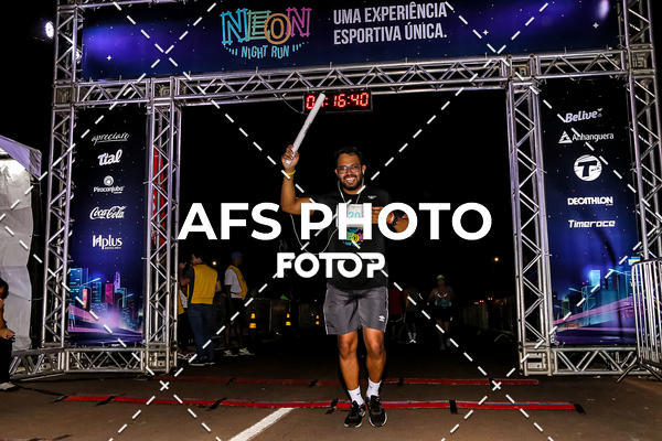 Buy your photos of the eventNeon Night Run 2019 - Brasilia on Fotop
