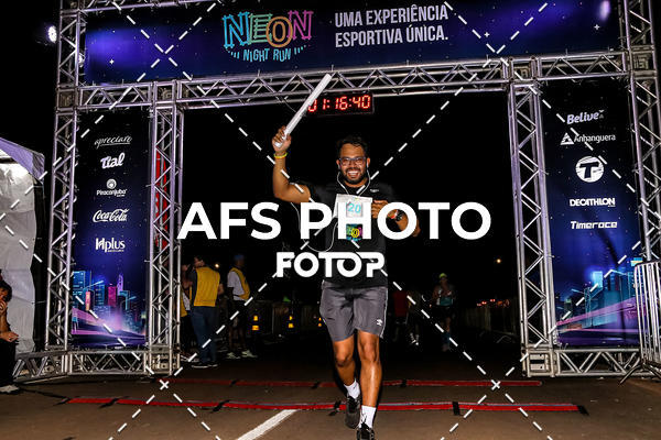 Buy your photos of the eventNeon Night Run 2019 - Brasilia on Fotop