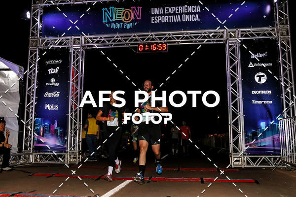 Buy your photos of the eventNeon Night Run 2019 - Brasilia on Fotop