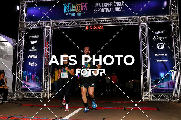 Buy your photos of the eventNeon Night Run 2019 - Brasilia on Fotop