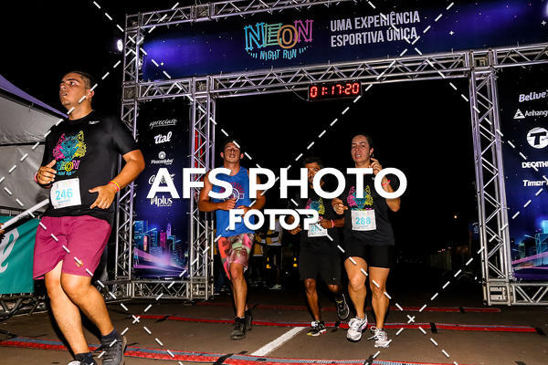 Buy your photos of the eventNeon Night Run 2019 - Brasilia on Fotop
