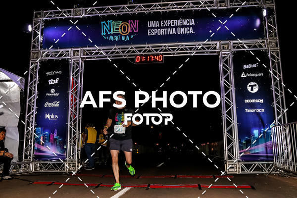 Buy your photos of the eventNeon Night Run 2019 - Brasilia on Fotop
