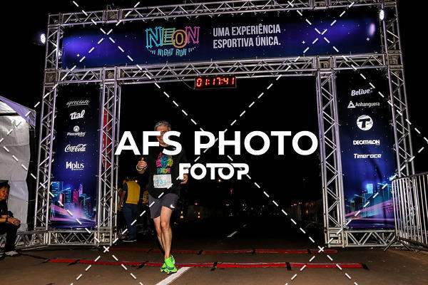 Buy your photos of the eventNeon Night Run 2019 - Brasilia on Fotop
