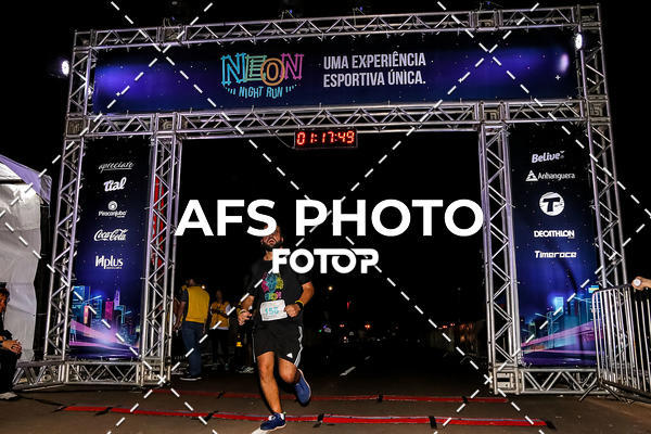 Buy your photos of the eventNeon Night Run 2019 - Brasilia on Fotop
