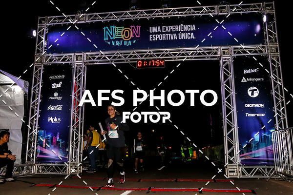 Buy your photos of the eventNeon Night Run 2019 - Brasilia on Fotop