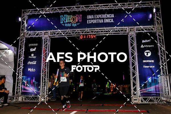 Buy your photos of the eventNeon Night Run 2019 - Brasilia on Fotop