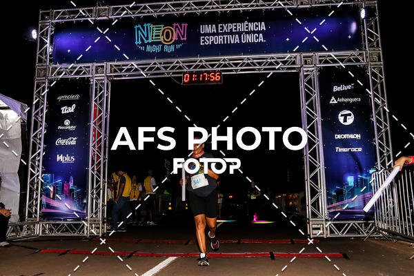 Buy your photos of the eventNeon Night Run 2019 - Brasilia on Fotop