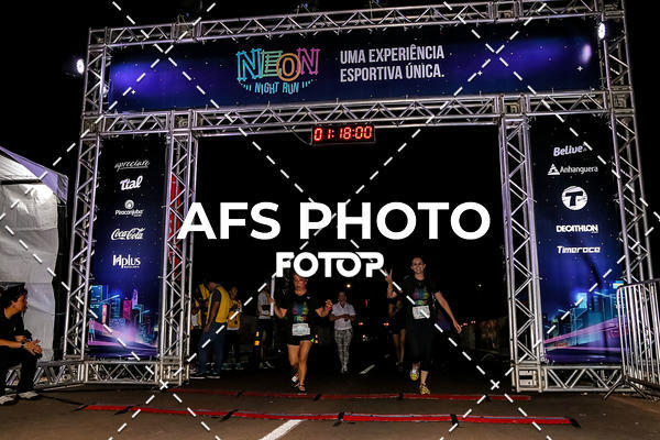 Buy your photos of the eventNeon Night Run 2019 - Brasilia on Fotop