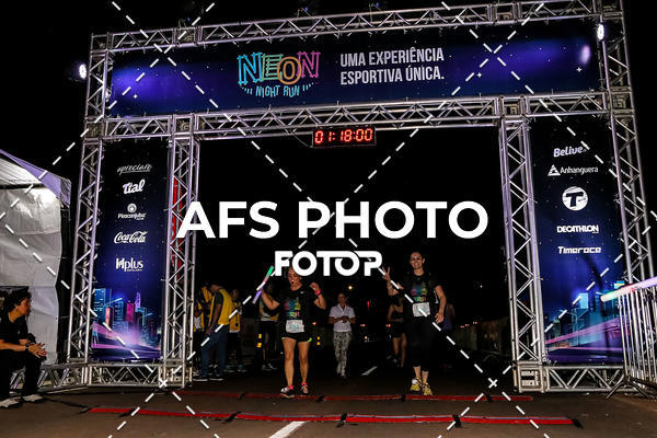 Buy your photos of the eventNeon Night Run 2019 - Brasilia on Fotop
