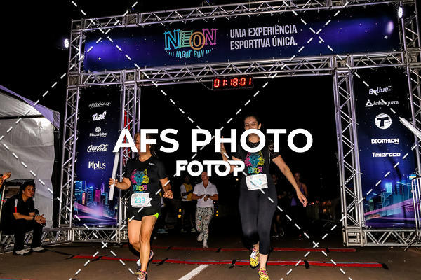 Buy your photos of the eventNeon Night Run 2019 - Brasilia on Fotop