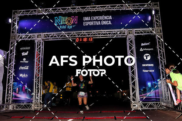 Buy your photos of the eventNeon Night Run 2019 - Brasilia on Fotop