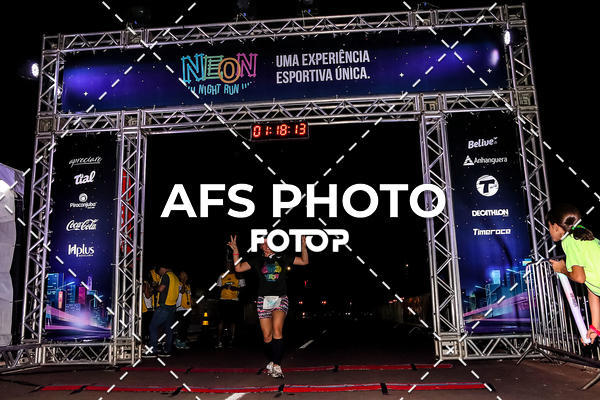 Buy your photos of the eventNeon Night Run 2019 - Brasilia on Fotop