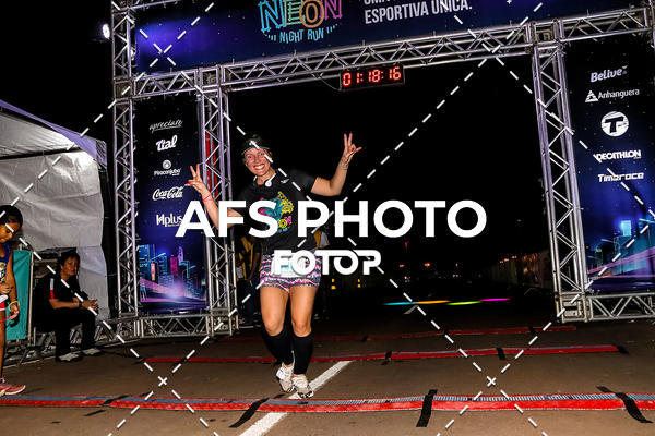 Buy your photos of the eventNeon Night Run 2019 - Brasilia on Fotop