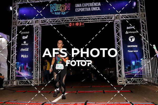 Buy your photos of the eventNeon Night Run 2019 - Brasilia on Fotop