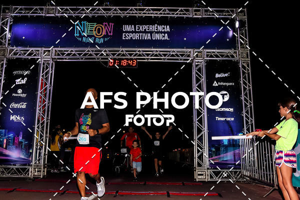 Buy your photos of the eventNeon Night Run 2019 - Brasilia on Fotop