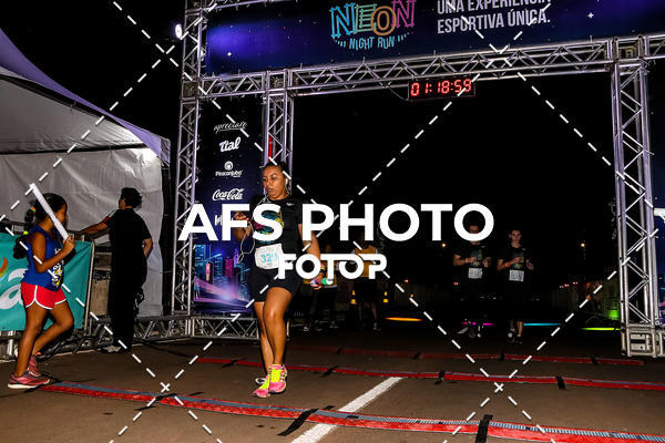 Buy your photos of the eventNeon Night Run 2019 - Brasilia on Fotop