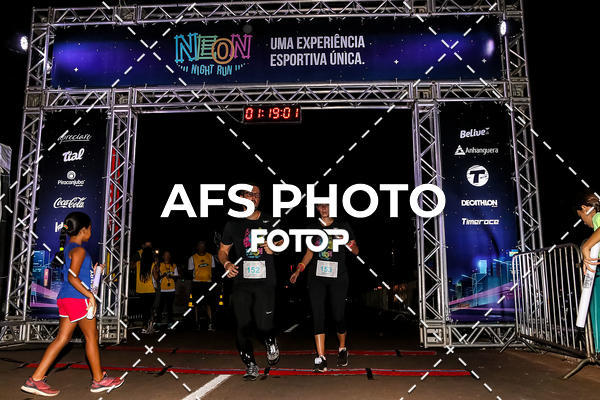 Buy your photos of the eventNeon Night Run 2019 - Brasilia on Fotop