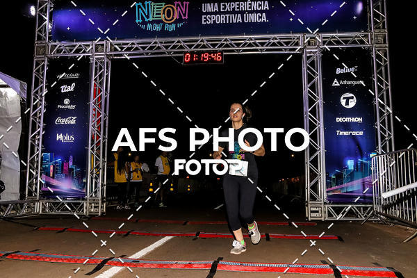 Buy your photos of the eventNeon Night Run 2019 - Brasilia on Fotop