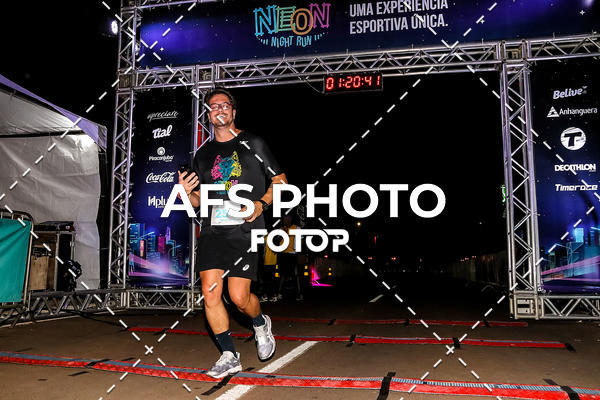 Buy your photos of the eventNeon Night Run 2019 - Brasilia on Fotop