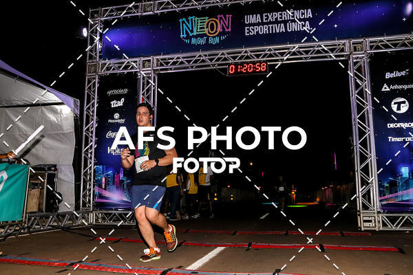 Buy your photos of the eventNeon Night Run 2019 - Brasilia on Fotop