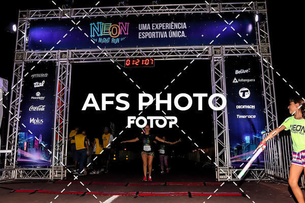 Buy your photos of the eventNeon Night Run 2019 - Brasilia on Fotop
