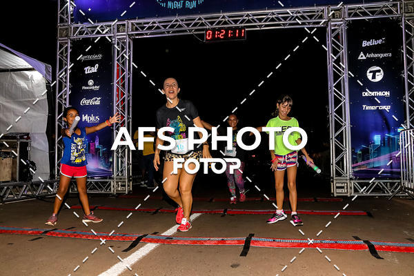 Buy your photos of the eventNeon Night Run 2019 - Brasilia on Fotop