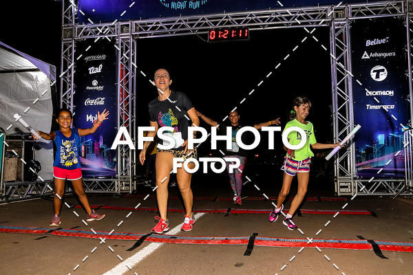 Buy your photos of the eventNeon Night Run 2019 - Brasilia on Fotop